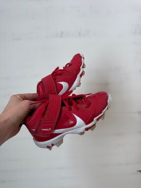 Nike Red and White Youth Baseball Cleats with Strap